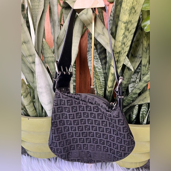 Fendi Handbags - Fendi Oyster Shoulder Bag